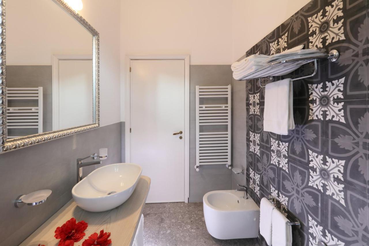 Porta Di Mezzo Luxury Suites & Rooms Taormina Exterior foto